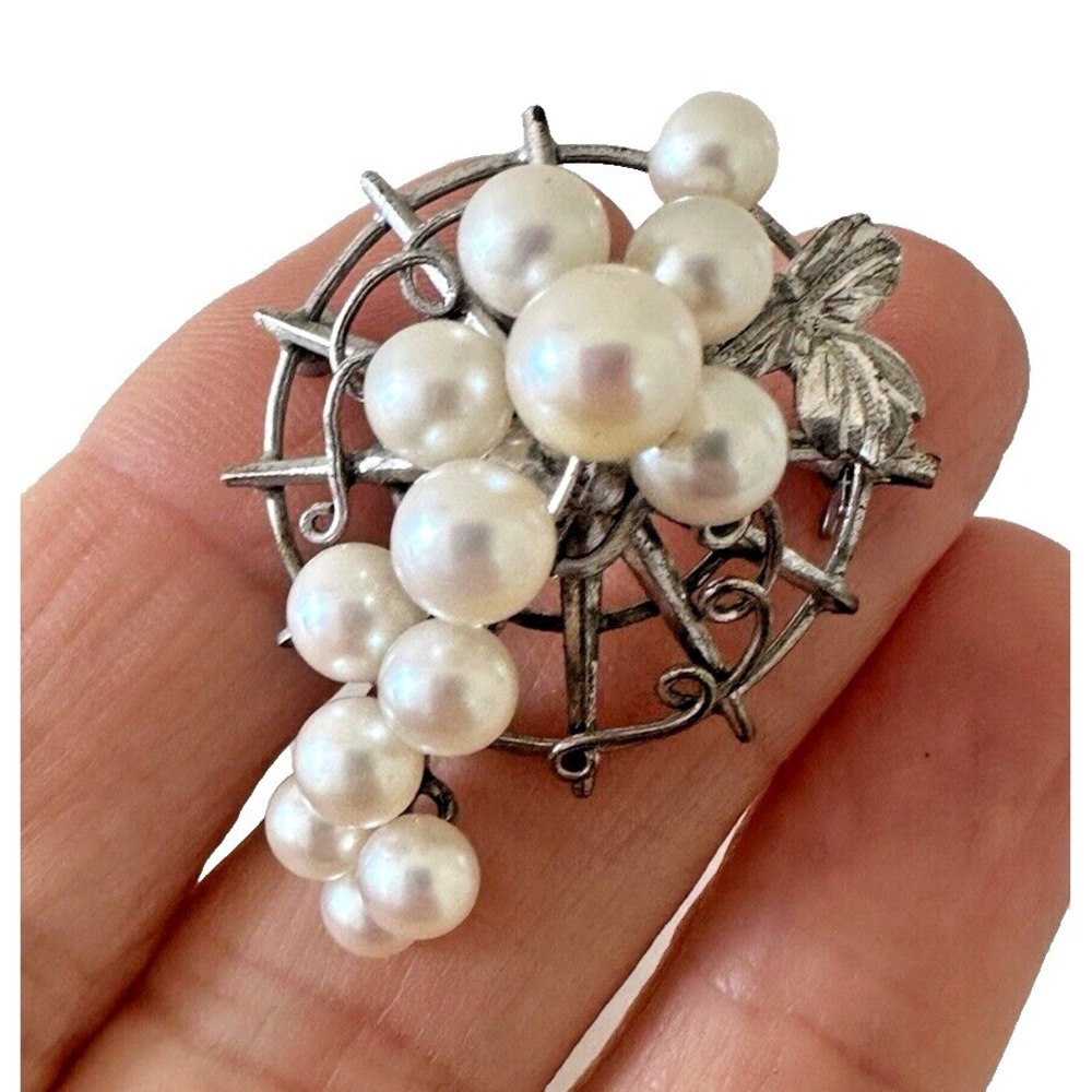 Akoya Sterling Silver Brooch Pearl Grape Vines Leaves Pin Vintage Stunning